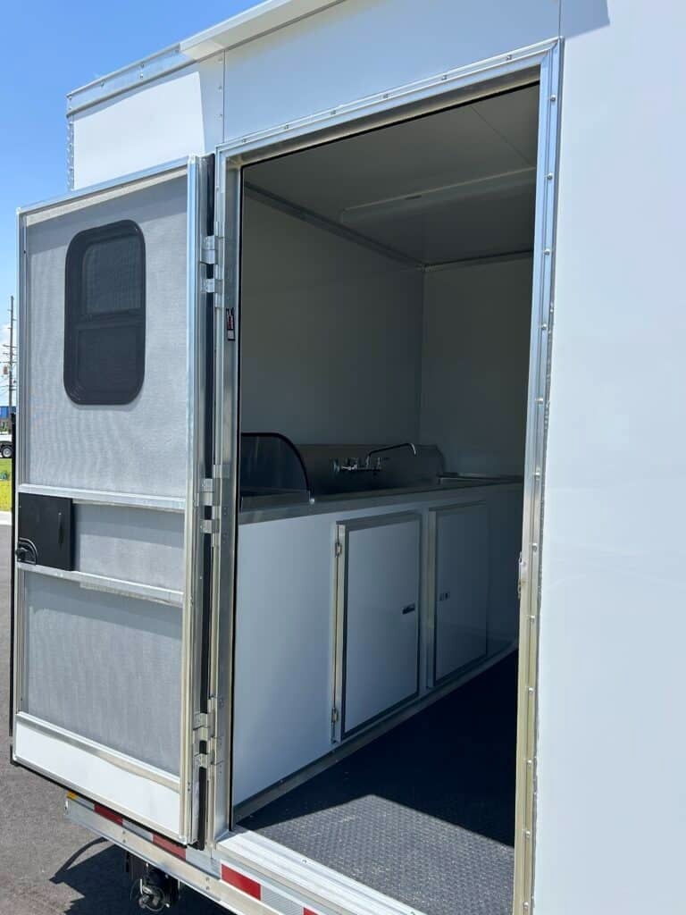 
								2025 8.5×20 CARGO CRAFT ,INC. concession trailer full									