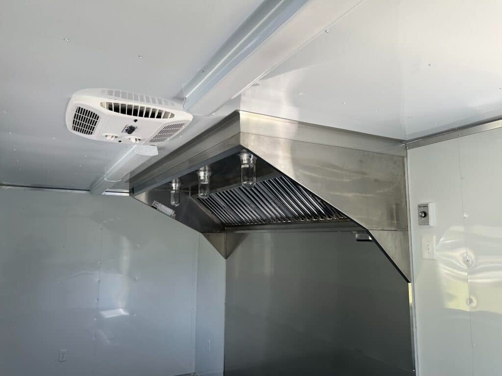 
								2025 8.5×20 CARGO CRAFT ,INC. concession trailer full									