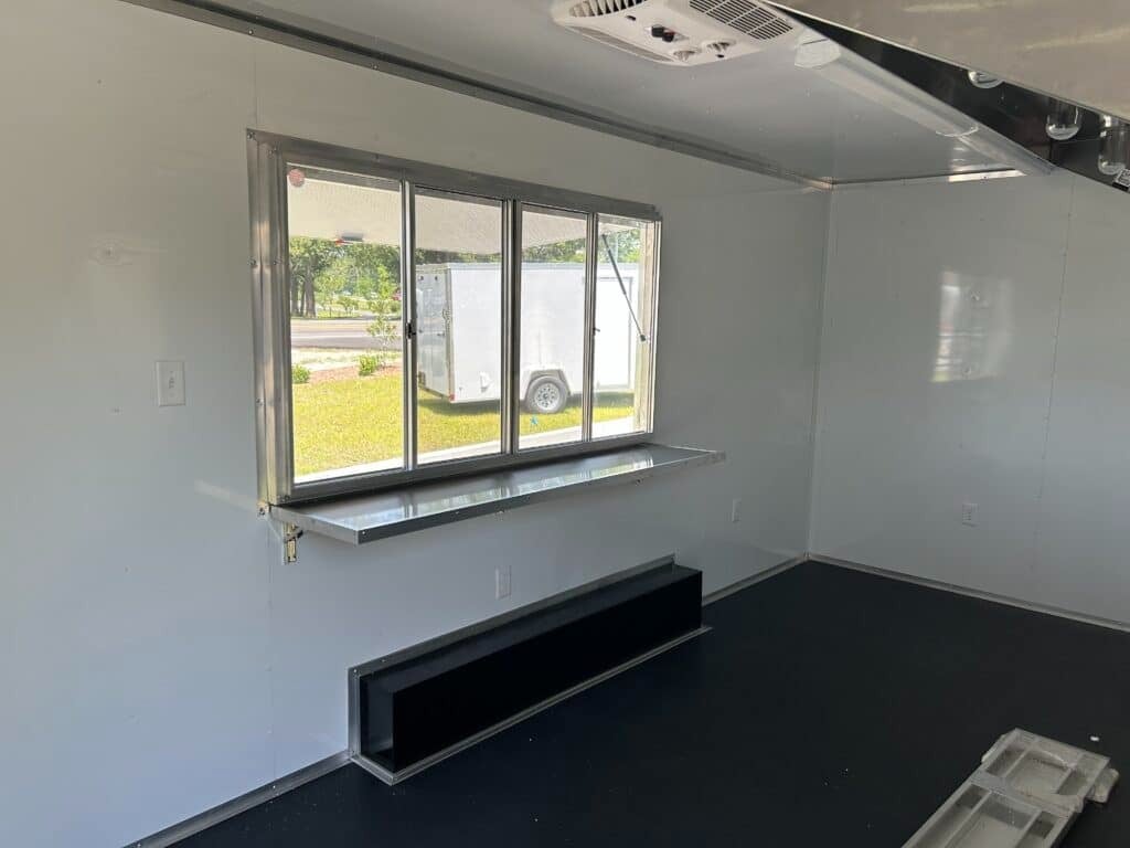 
								2025 8.5×20 CARGO CRAFT ,INC. concession trailer full									