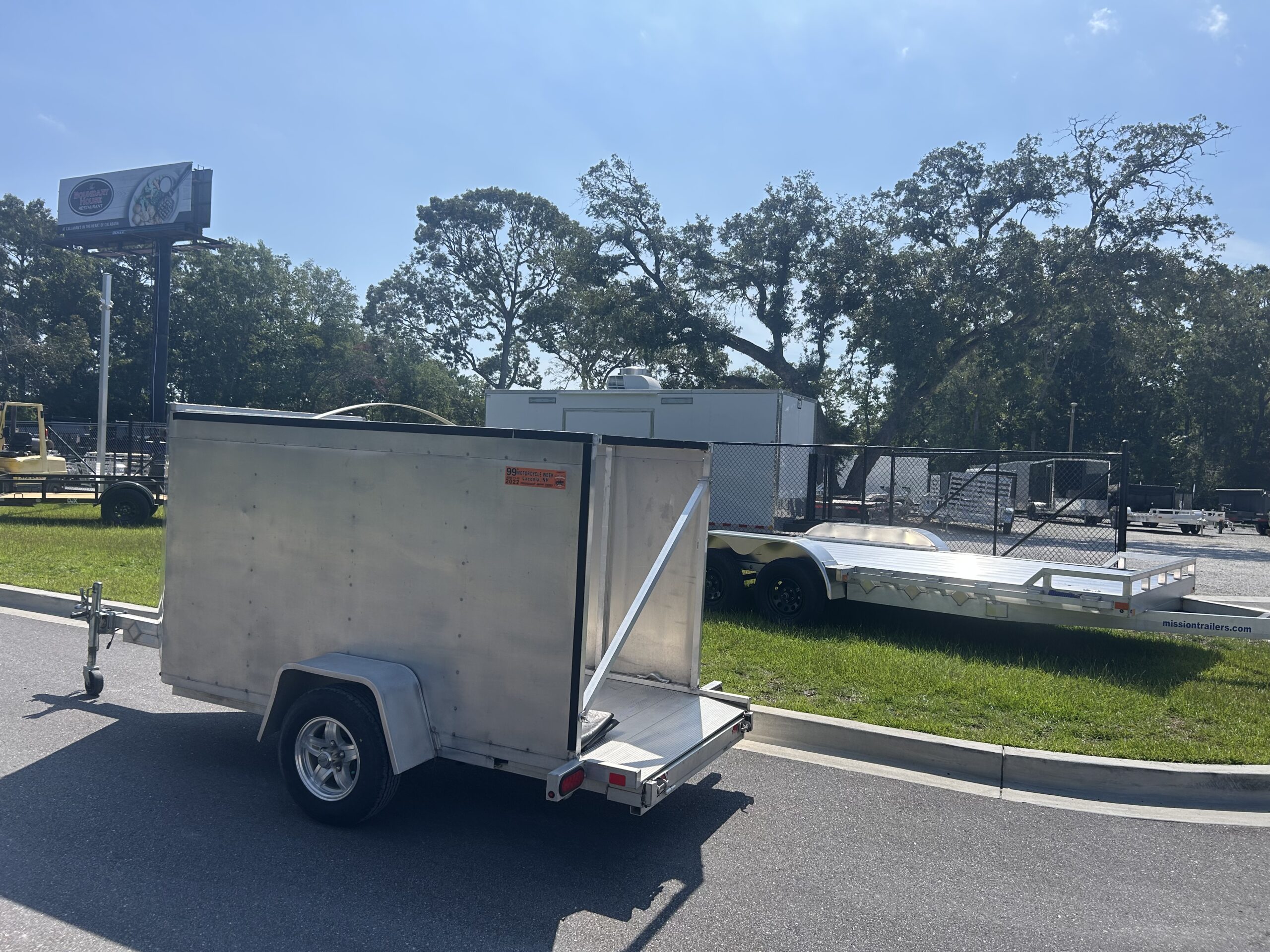 
								2019 Aluma 5×8 motorcycle trailer – 93171A full									