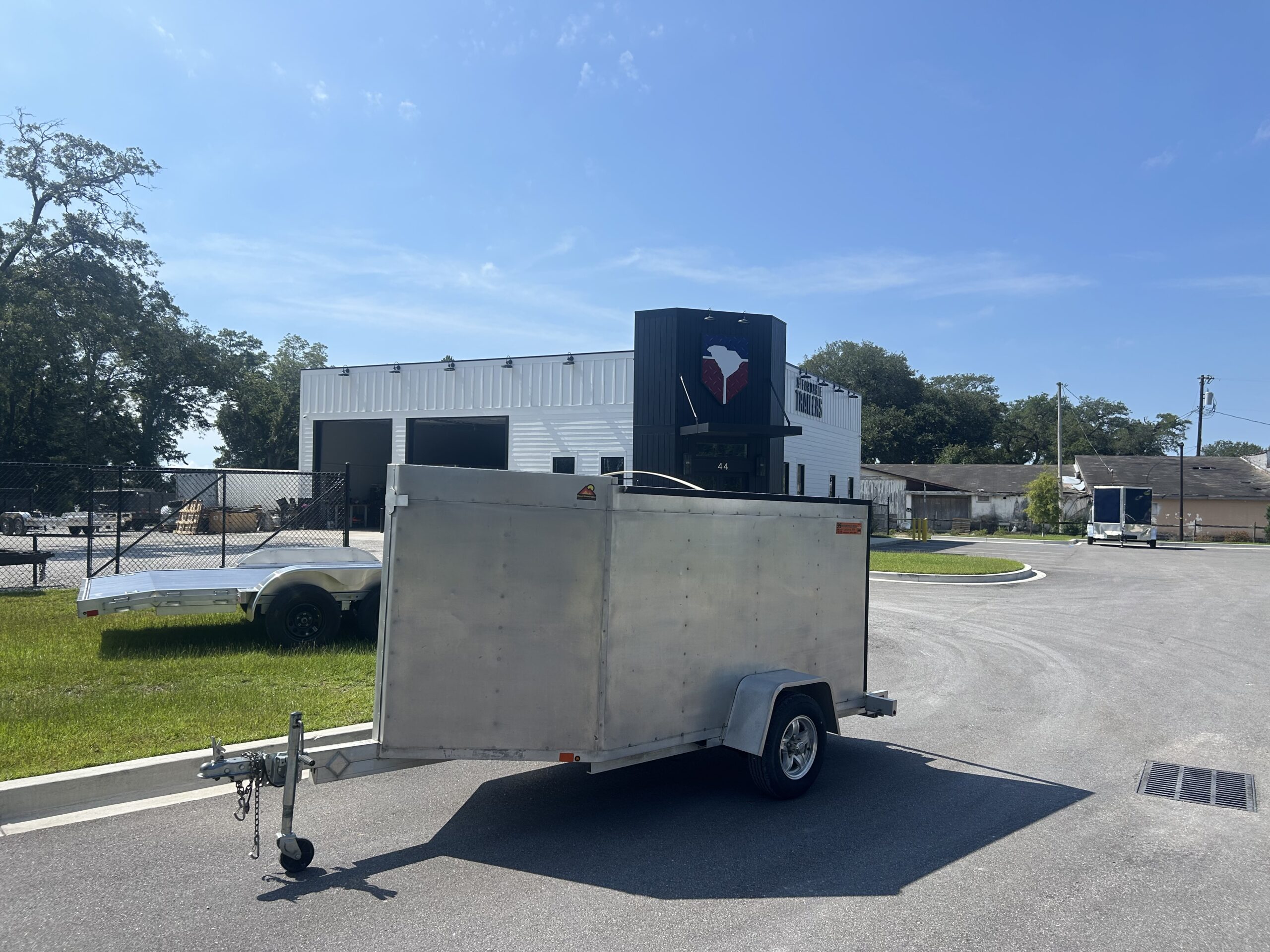 
								2019 Aluma 5×8 motorcycle trailer – 93171A full									