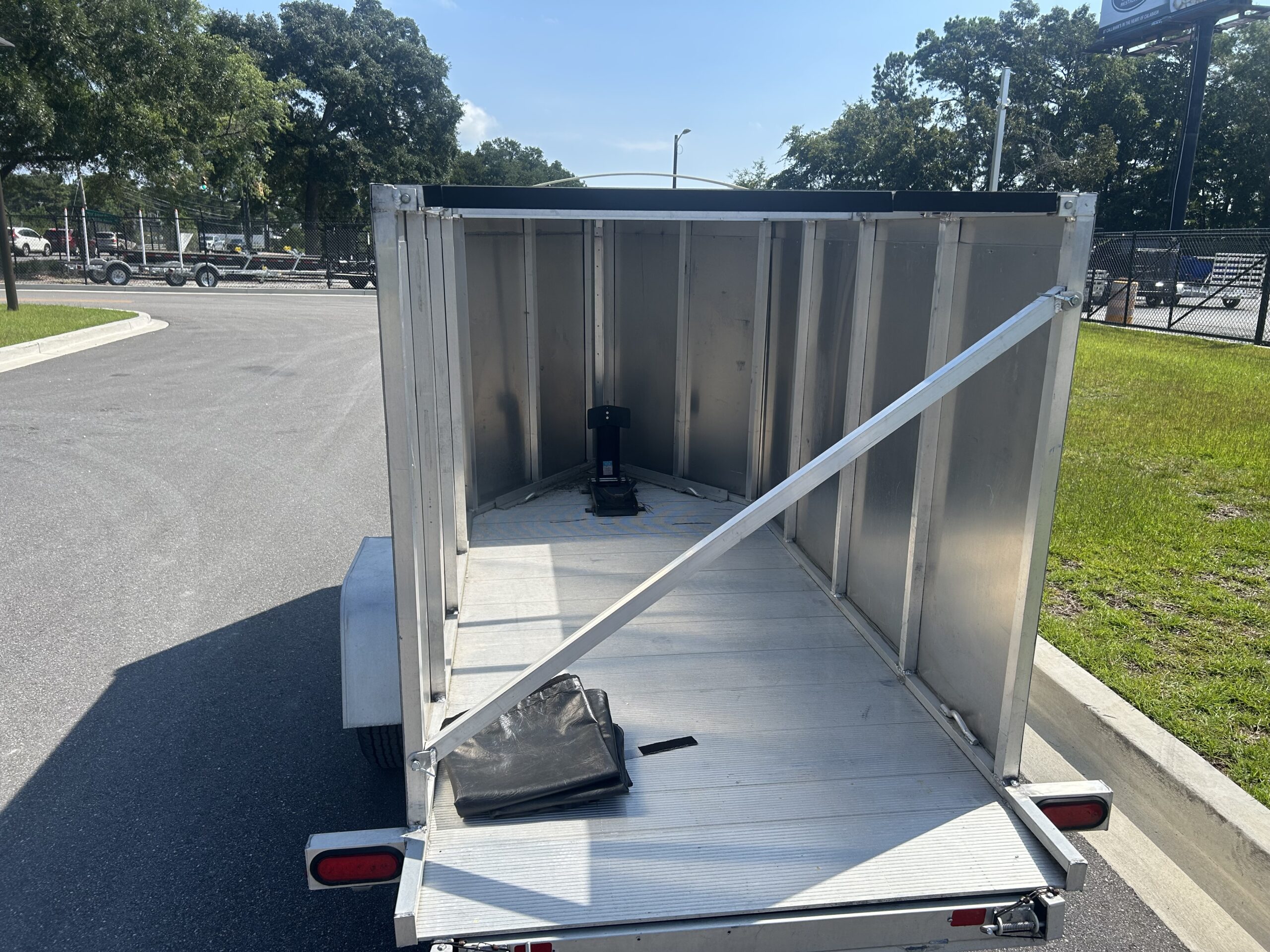 
								2019 Aluma 5×8 motorcycle trailer – 93171A full									